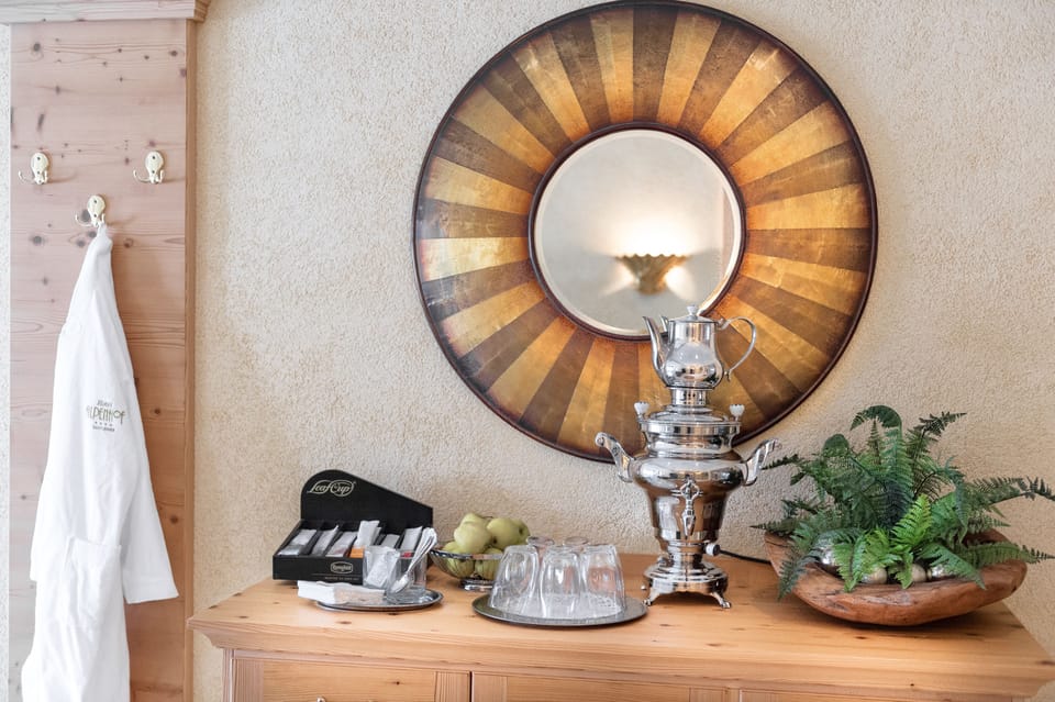 Couples treatment rooms, sauna, hot tub, steam room, body treatments