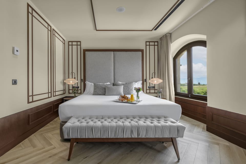 Grand Suite | Minibar, in-room safe, desk, soundproofing