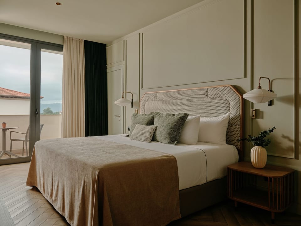 Suite | Minibar, in-room safe, desk, soundproofing