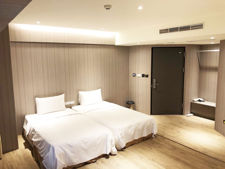 Deluxe Triple Room | Down comforters, desk, soundproofing, free WiFi
