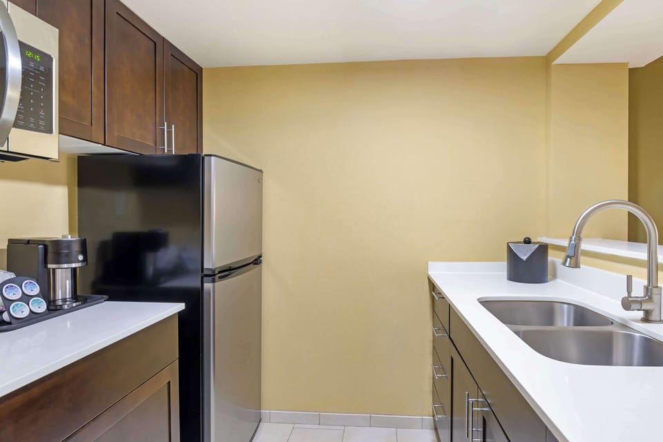 Fridge, microwave, coffee/tea maker