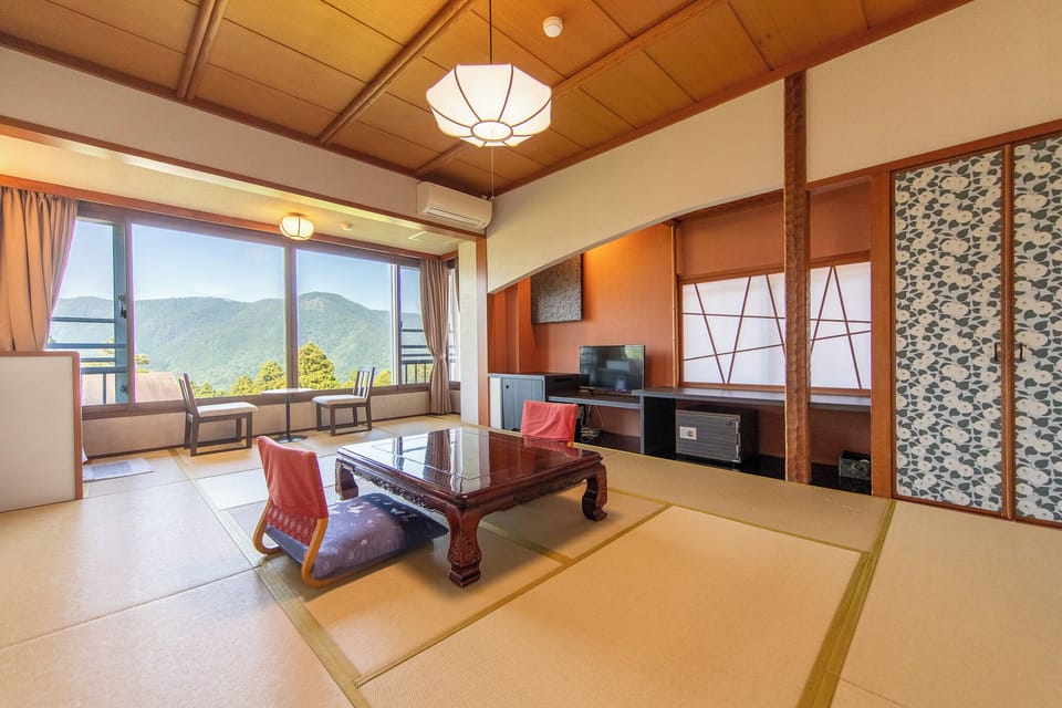 Japanese-Style Room with Shared Bathroom | In-room safe, desk, free WiFi