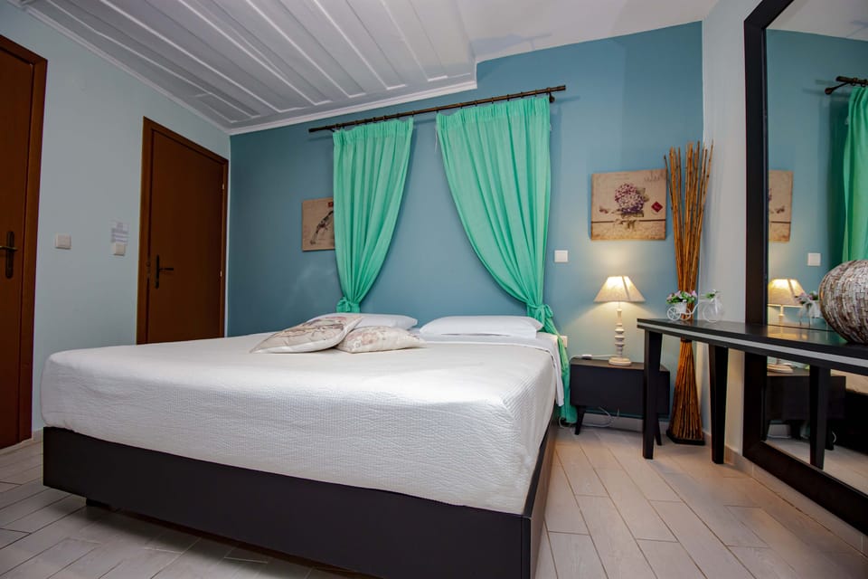 Standard Room | In-room safe, iron/ironing board, free WiFi, bed sheets