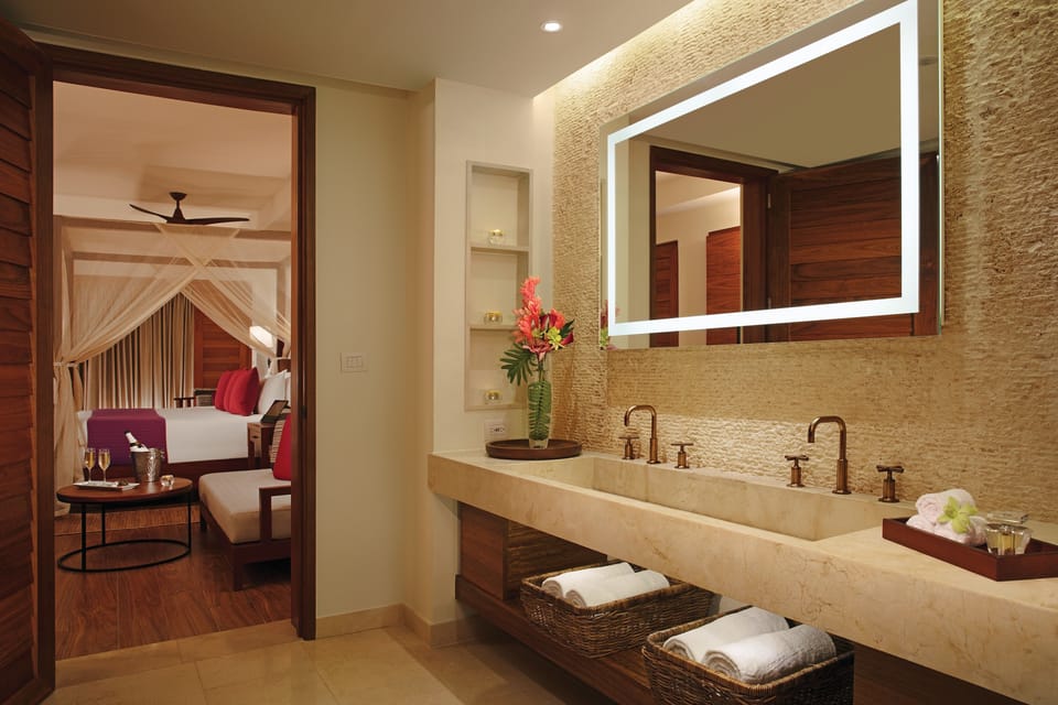 Shower, free toiletries, hair dryer, bathrobes