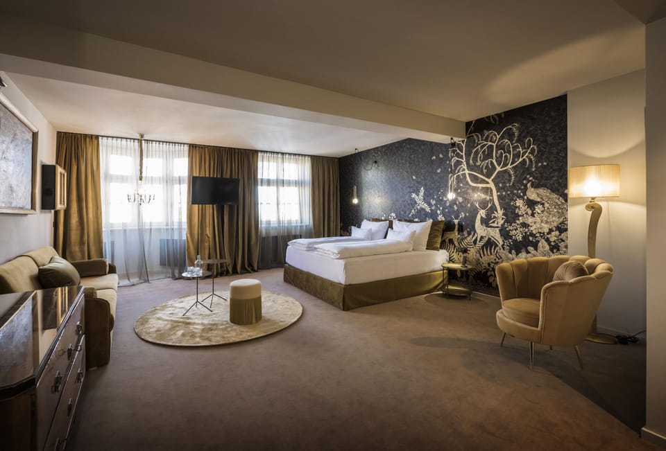 Golden Roof Suite | Hypo-allergenic bedding, in-room safe, individually decorated
