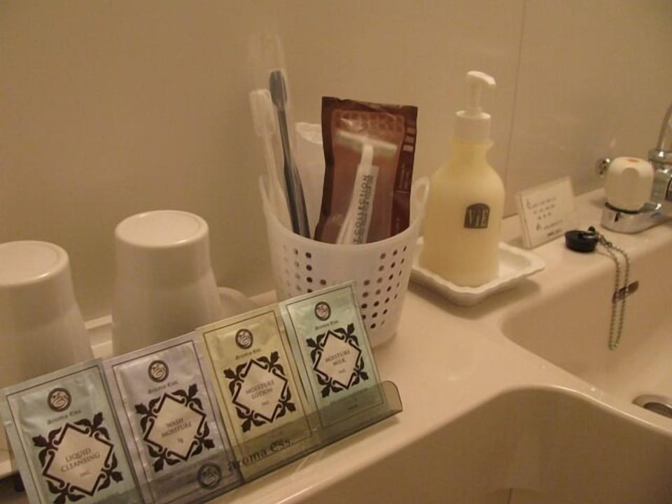 Standard Japanese Twin, Ocean View | Bathroom | Deep soaking tub, free toiletries, hair dryer, slippers
