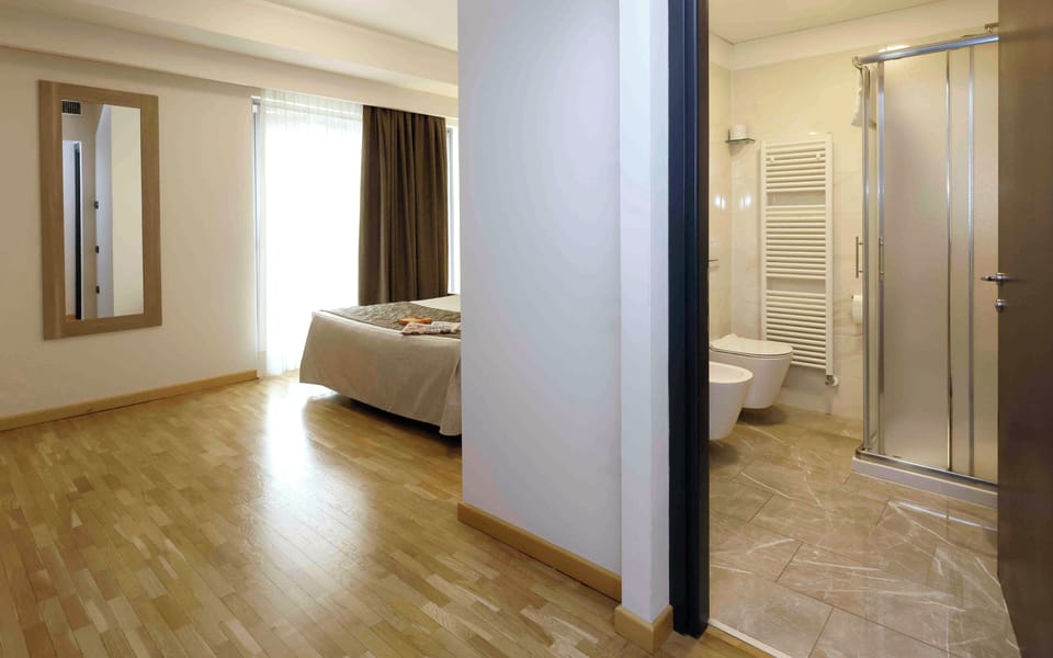 Minibar, in-room safe, desk, soundproofing