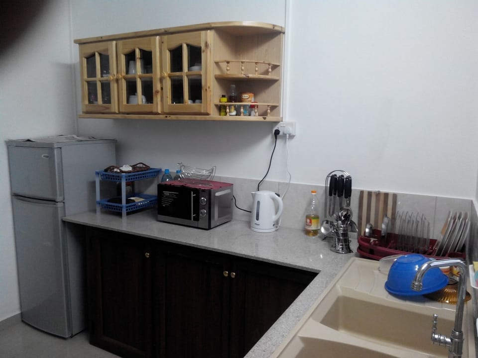Traditional Room, 3 Bedrooms, Smoking, Pool View | Private kitchen | Coffee/tea maker, fridge, microwave, oven