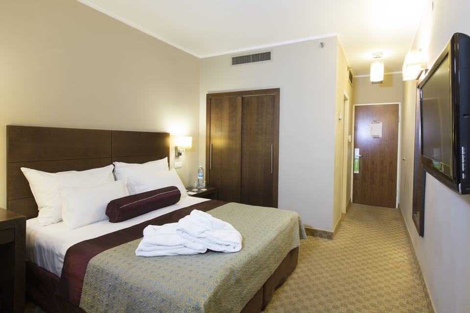 In-room safe, desk, free WiFi, bed sheets