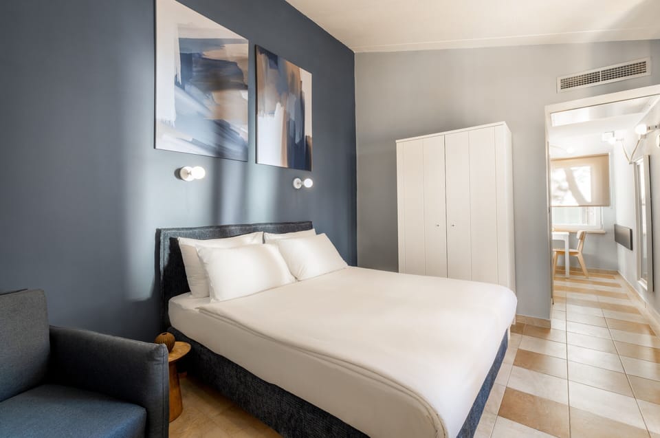 In-room safe, desk, blackout drapes, bed sheets