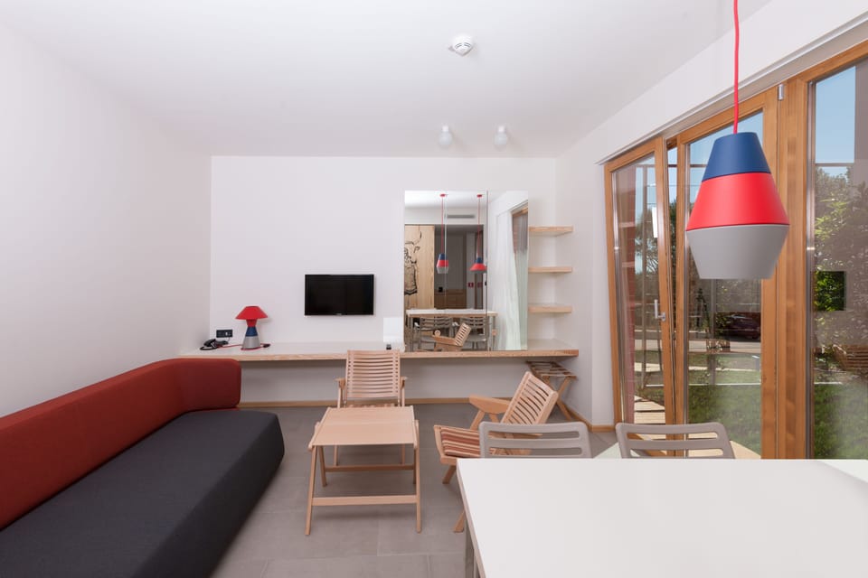 Premium Apartment, 2 Bedrooms | Living room | TV