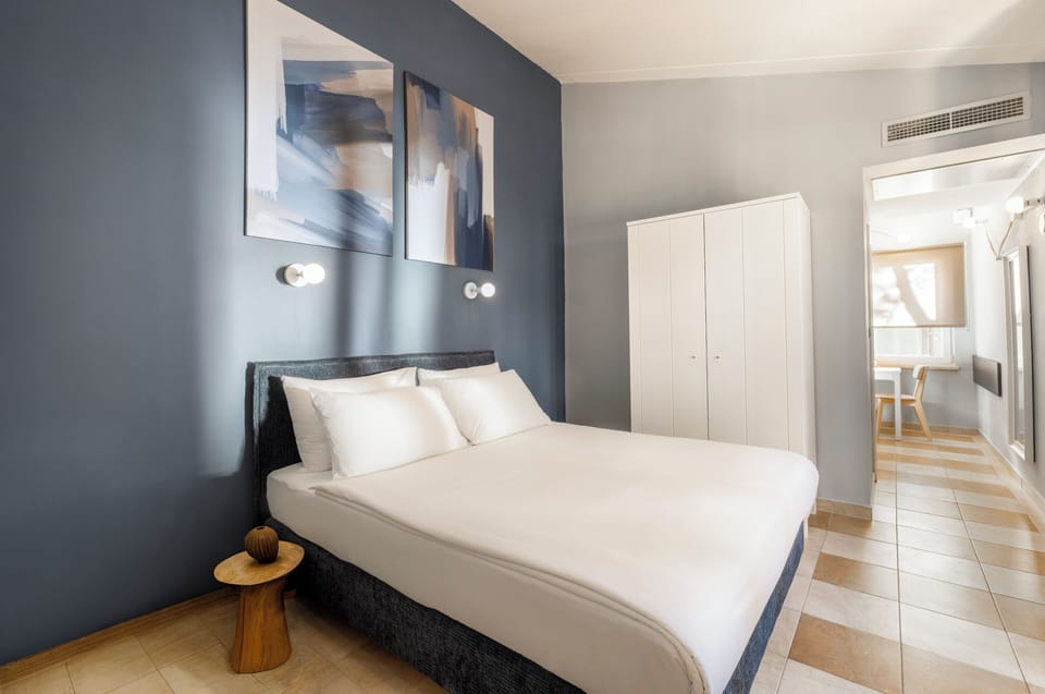 In-room safe, desk, blackout drapes, bed sheets