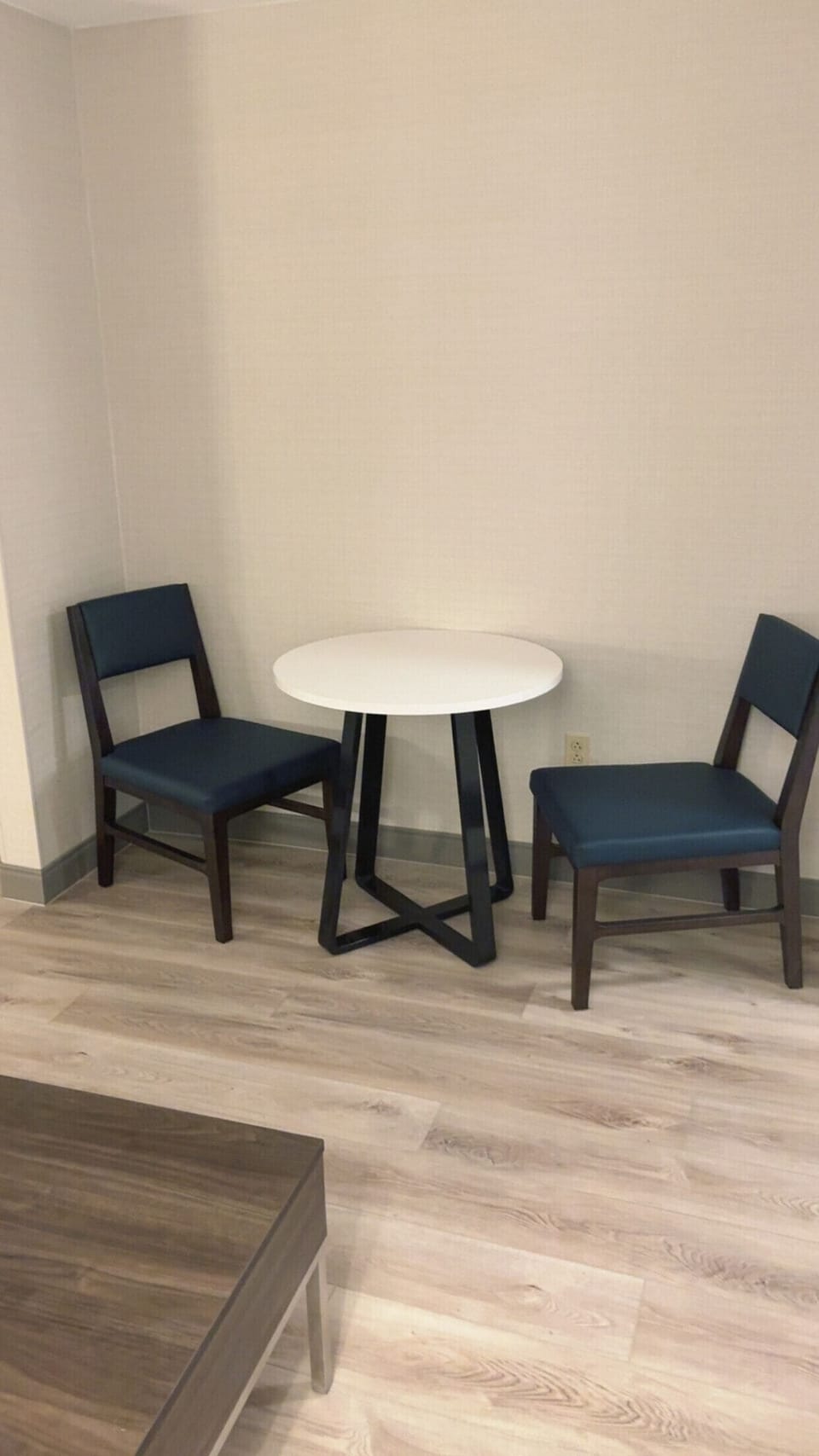 Suite, 1 King Bed | Desk, laptop workspace, blackout drapes, iron/ironing board