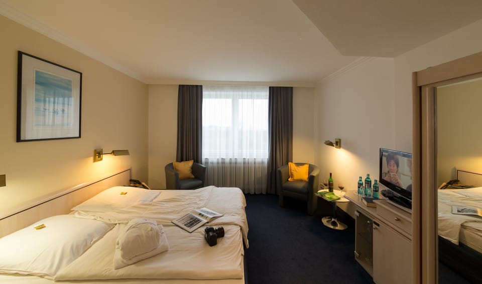 Desk, free cribs/infant beds, rollaway beds, free WiFi