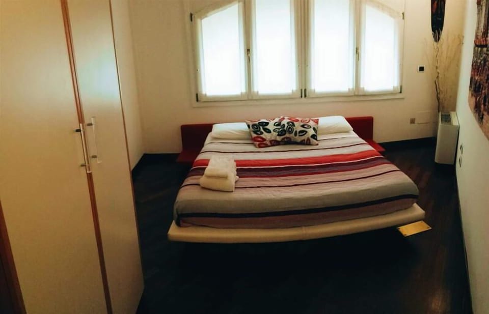 Soundproofing, rollaway beds, free WiFi, bed sheets