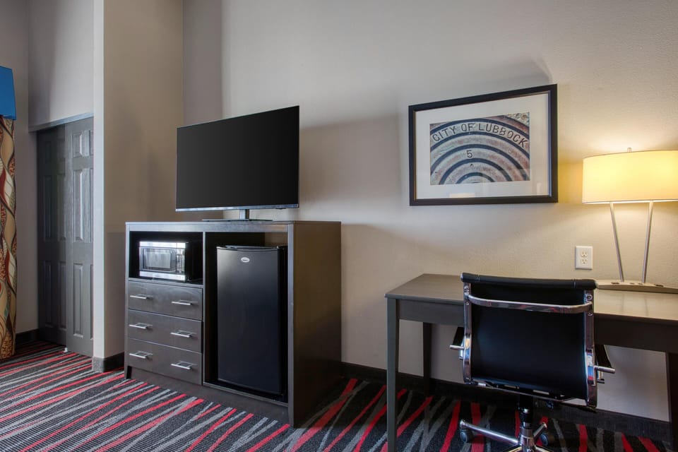 Standard Room, 1 King Bed, Accessible, Refrigerator & Microwave | 1 bedroom, premium bedding, pillowtop beds, in-room safe