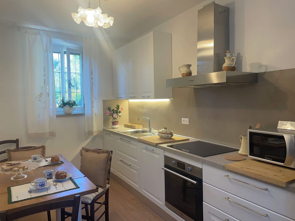 Duplex, Annex Building | Private kitchen | Espresso maker, coffee/tea maker, electric kettle