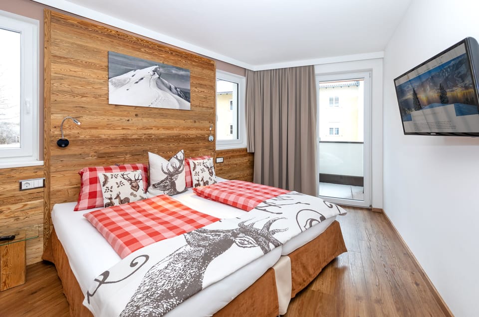 Apartment, 2 Bedrooms, Balcony (exkl. Final cleaning and city tax) | 2 bedrooms, down comforters, in-room safe, individually decorated