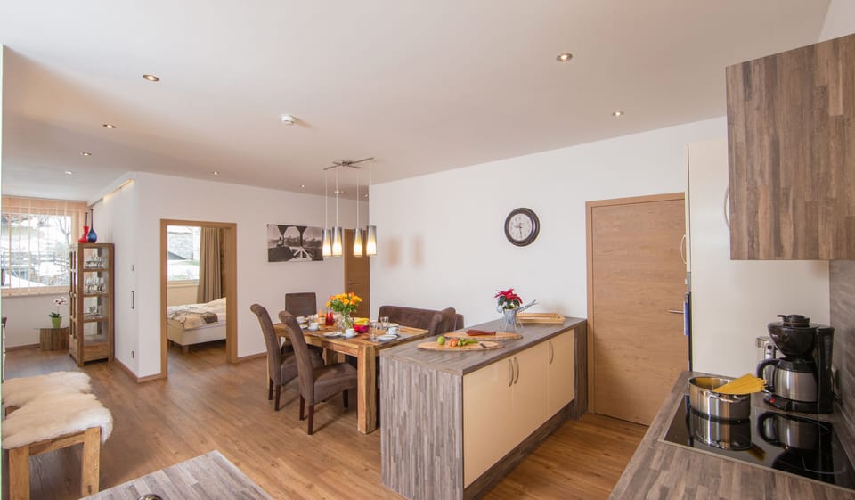 Apartment, 2 Bedrooms, Balcony (exkl. Final cleaning and city tax) | In-room dining