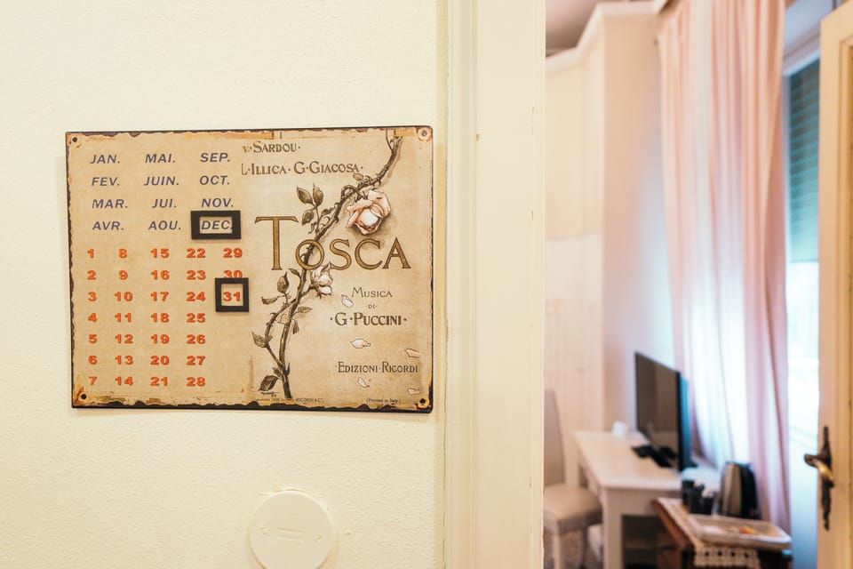 Tosca | Premium bedding, down comforters, memory foam beds, desk