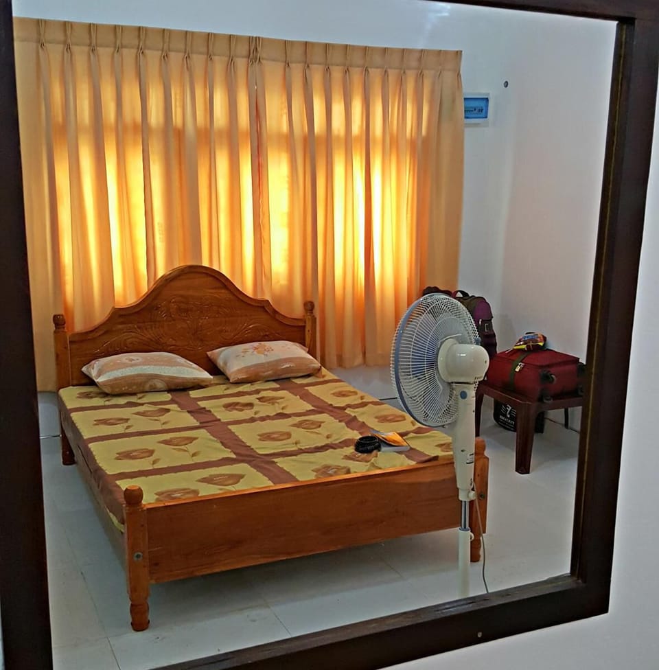 1 bedroom, premium bedding, in-room safe, desk