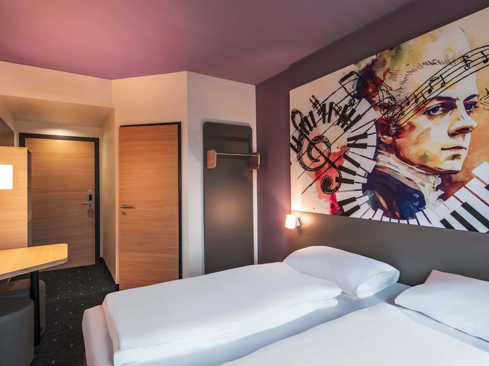 Double Room with French Bed - Non Smoking | Desk, blackout drapes, soundproofing, WiFi (free)