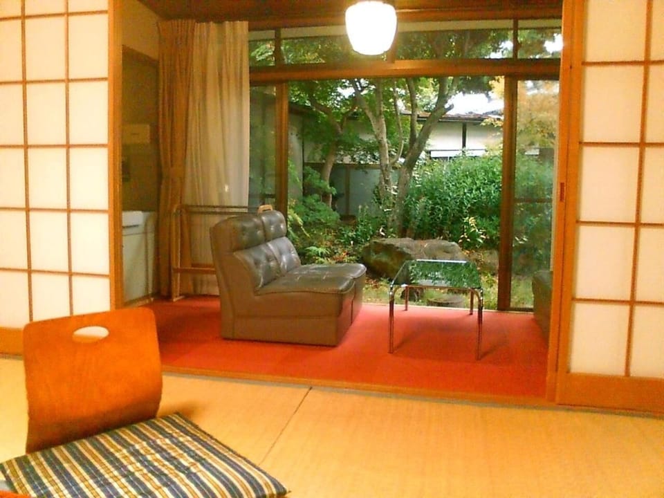 Flat-screen TV, fireplace