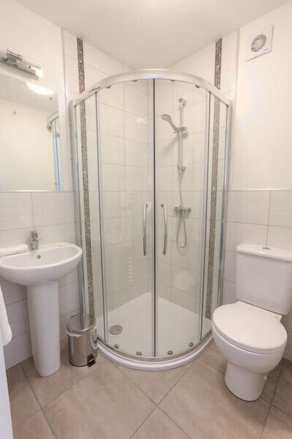 Single Room, Ensuite | Individually furnished, desk, blackout drapes, free WiFi