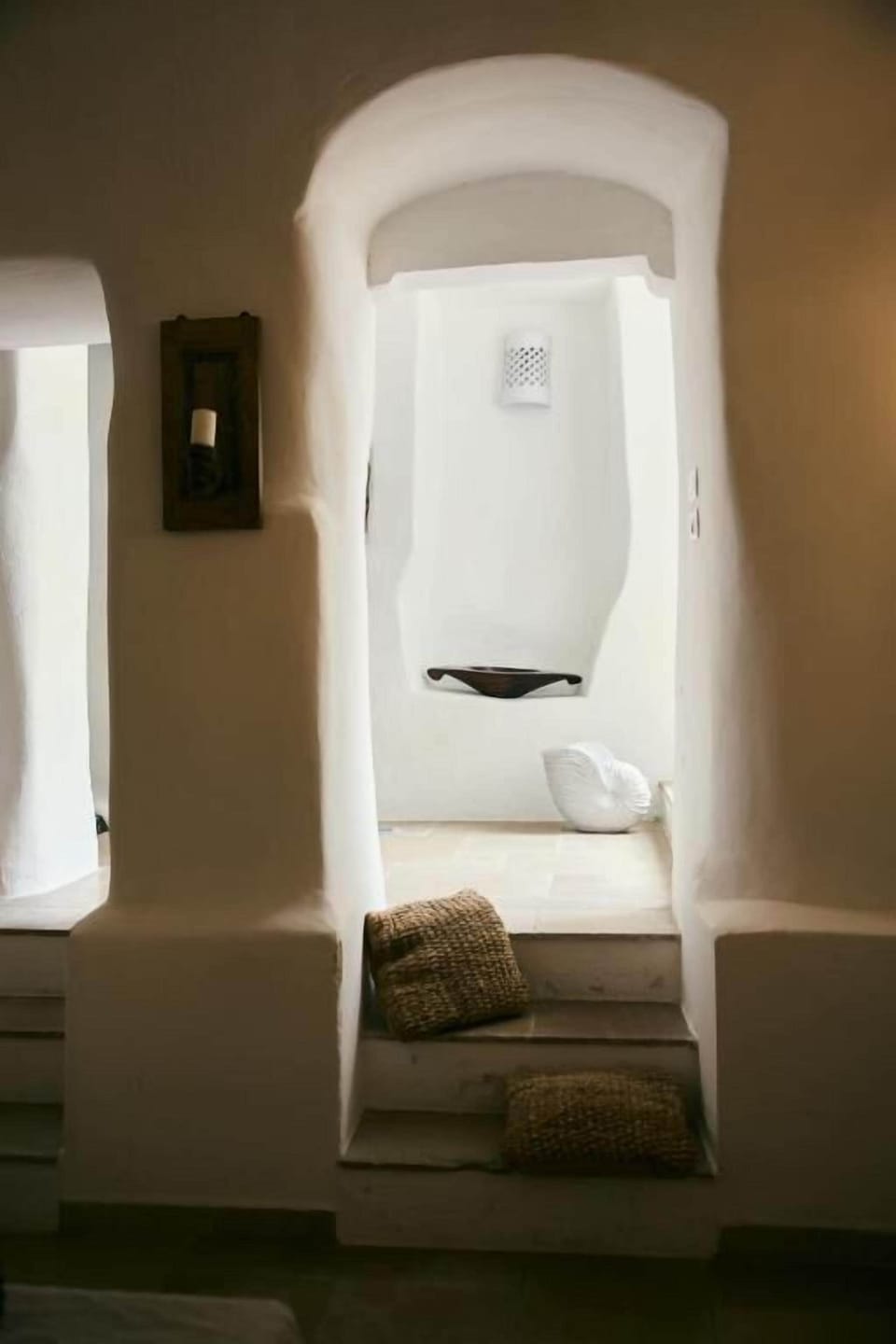 25-inch LCD TV with satellite channels, TV