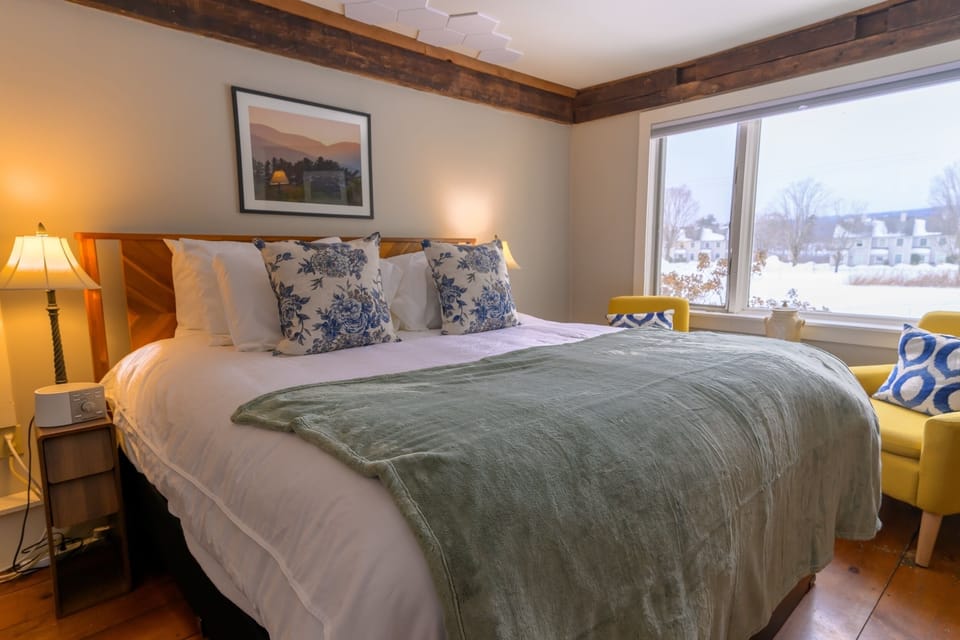 Comfort Double Room, Fireplace, Mountain View (Mt Clark) | Premium bedding, pillowtop beds, individually decorated