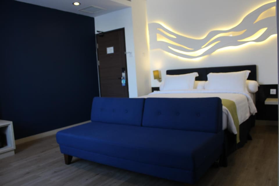 In-room safe, desk, laptop workspace, soundproofing