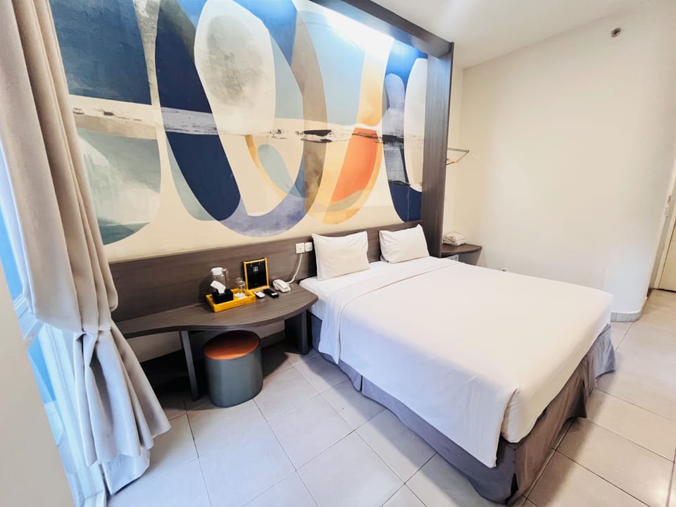 Deluxe Room | In-room safe, desk, free WiFi