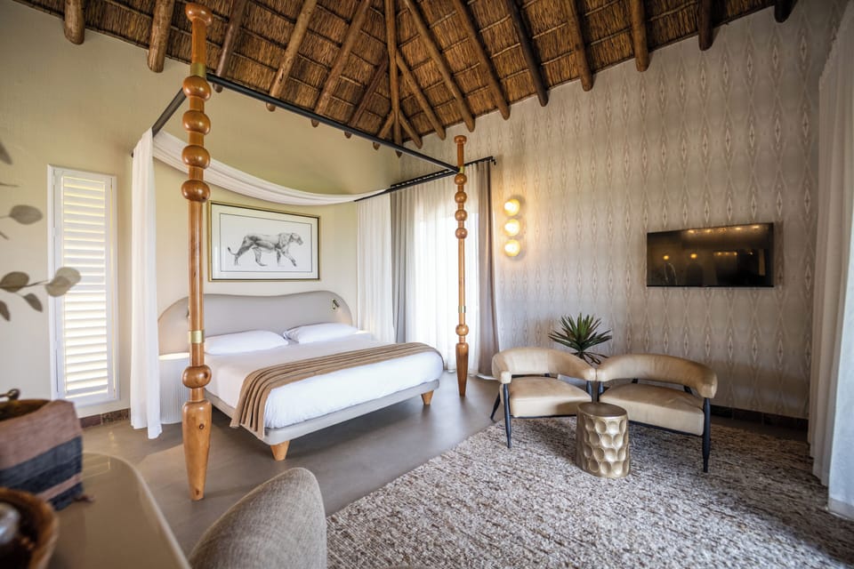 Luxury Room | Egyptian cotton sheets, premium bedding, desk, laptop workspace