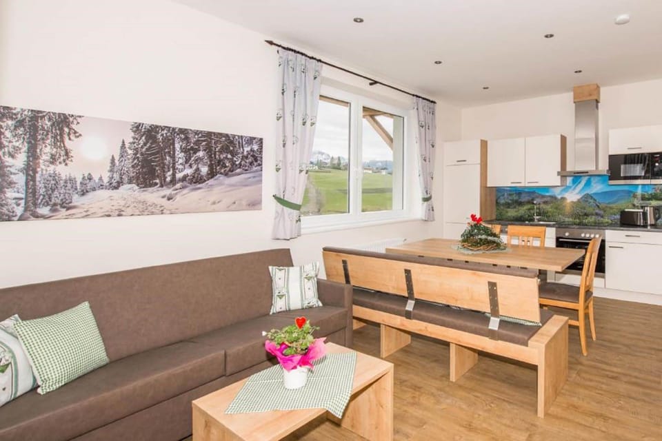 Superior-Apartment (Cleaning fee 95 EUR included) | Private kitchen | Coffee/tea maker, refrigerator (on request), microwave, oven