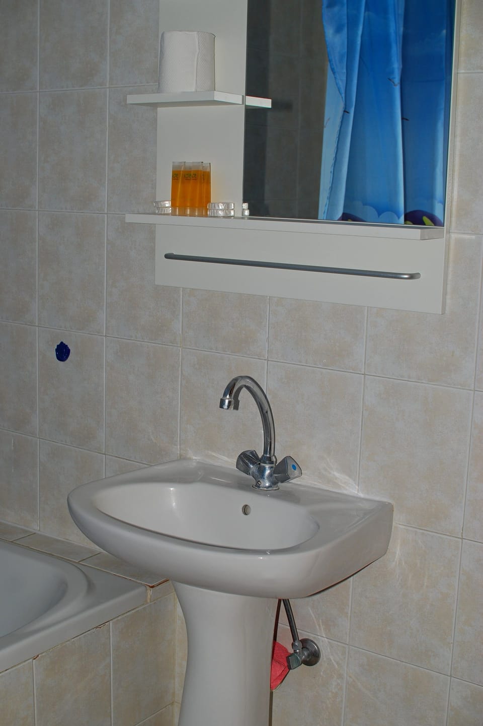 Family Studio | Bathroom | Bathtub, free toiletries, hair dryer, towels
