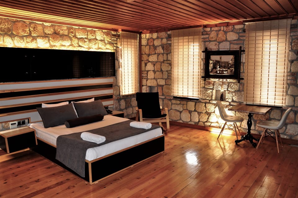 Kose Suite | 1 bedroom, premium bedding, minibar, in-room safe