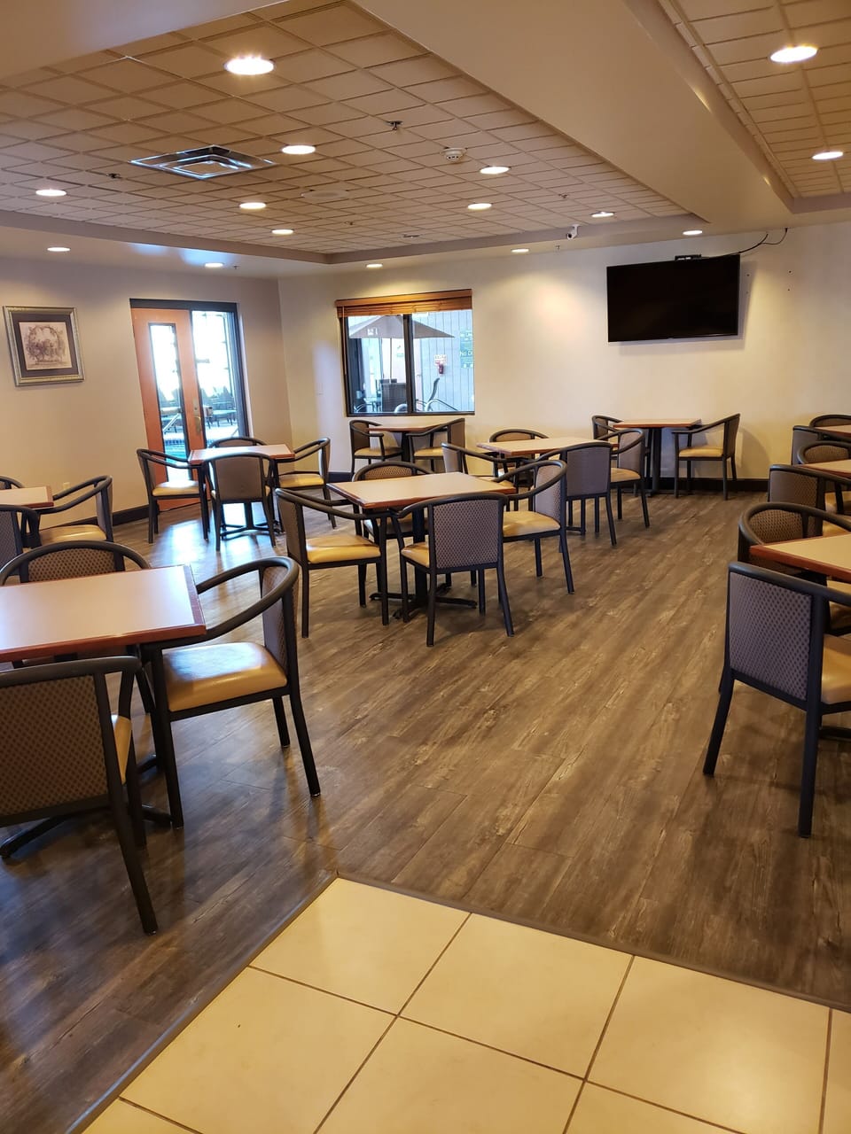 Free daily buffet breakfast