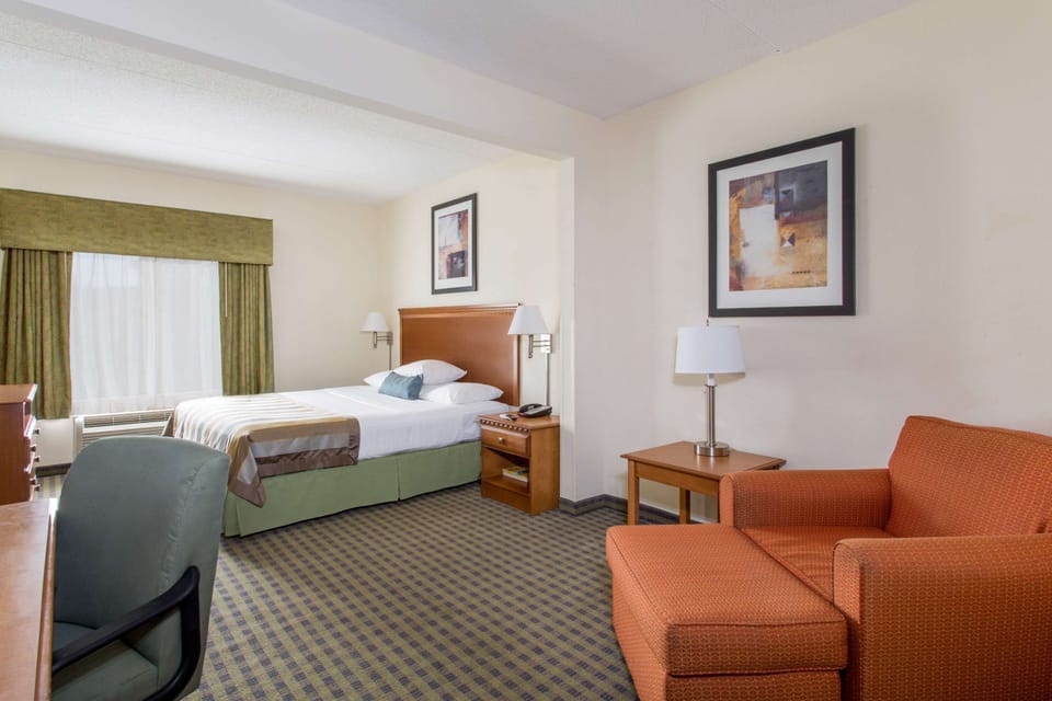 Desk, blackout drapes, iron/ironing board, free WiFi
