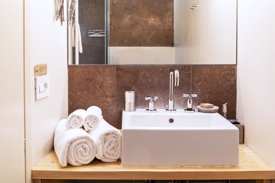 Basic Room, Patio | Bathroom | Shower, rainfall showerhead, free toiletries, hair dryer