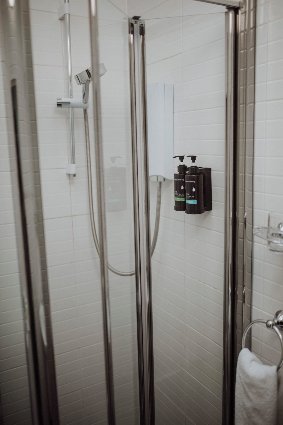 Shower, towels