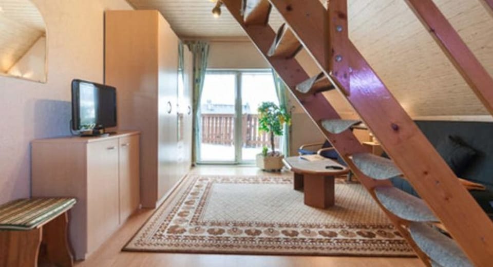 Apartment, 1 Bedroom, Valley View | Living area | Flat-screen TV