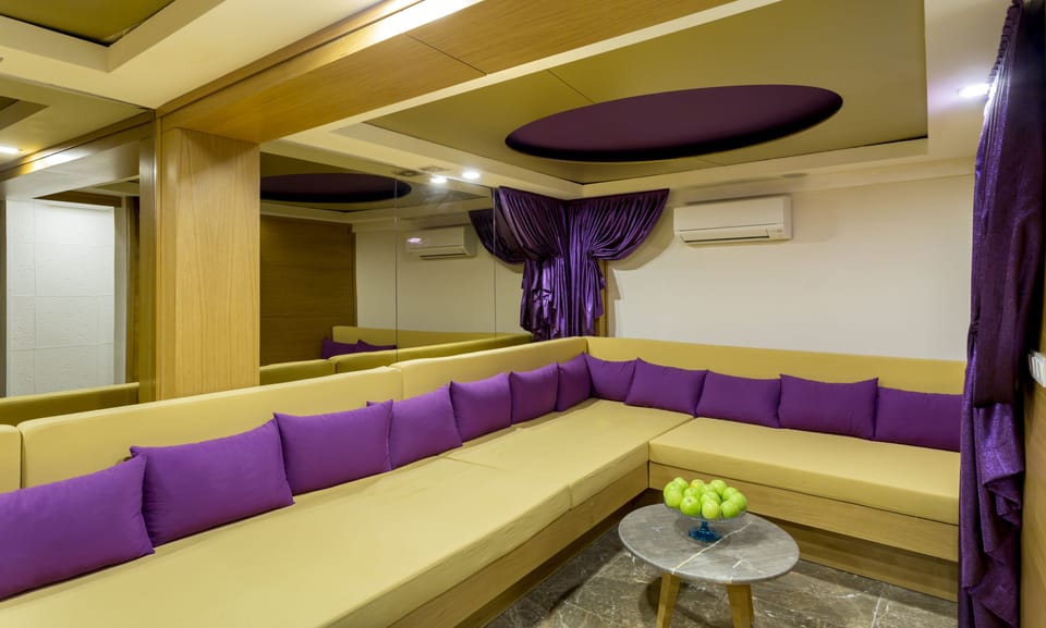 Sauna, Turkish bath, body treatments, body wraps, body scrubs, facials