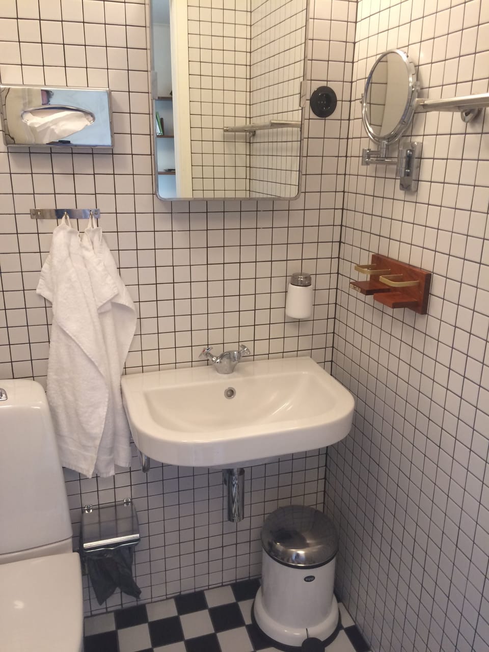 Double Room - Small - with balcony | Free WiFi, bed sheets