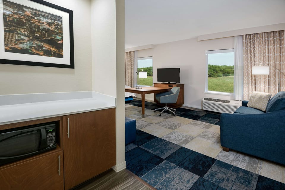 In-room safe, free WiFi, bed sheets