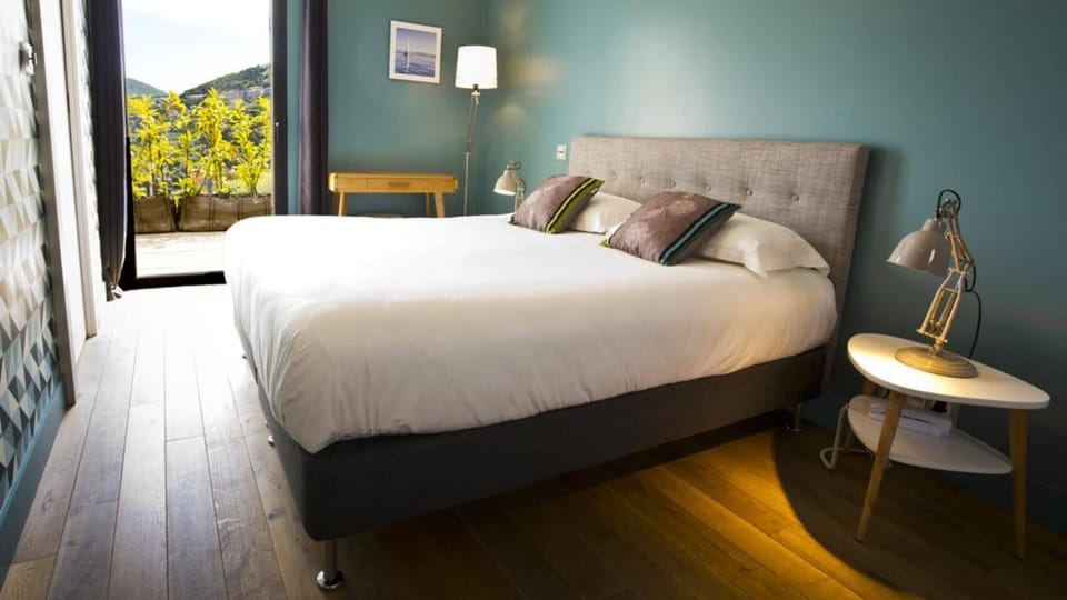Superior Double Room | In-room safe, desk, soundproofing, rollaway beds (surcharge)