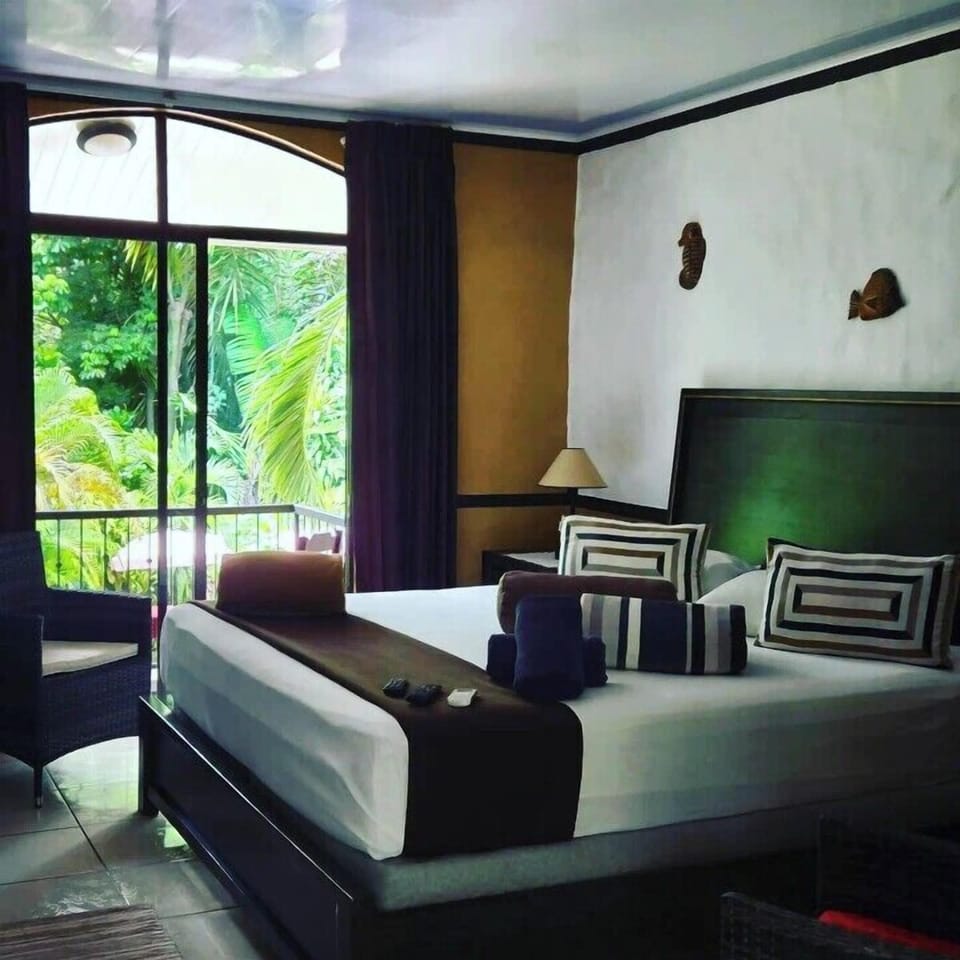 Double Room, 1 Bedroom | In-room safe, bed sheets