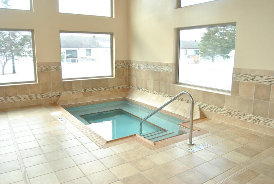 C'mon Inn Thief River Falls Hotel in Minnesota