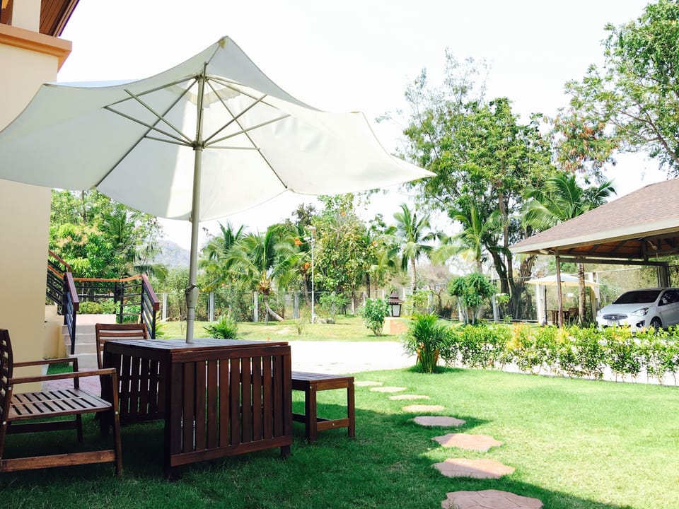 Elegancy Resort Hua Hin Hotel in Nong Kae