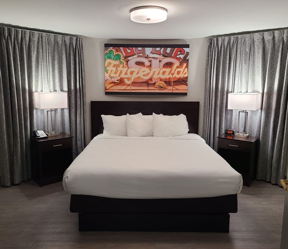 Suite, 1 King Bed, Non Smoking (Turret) | Blackout drapes, iron/ironing board, free WiFi, bed sheets