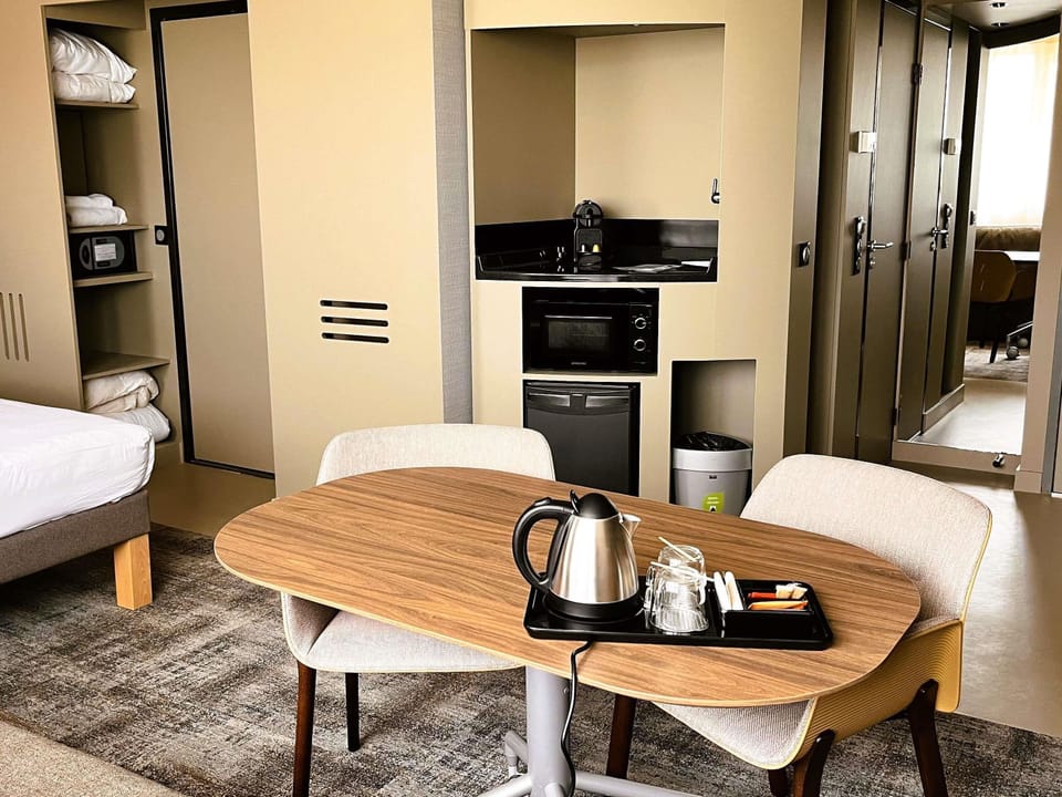 1 bedroom, premium bedding, in-room safe, desk